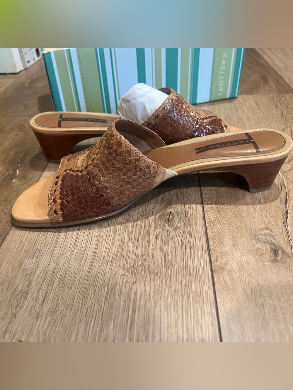 Trotters Women’s Braided Leather Slide Sandals - Brown size 11